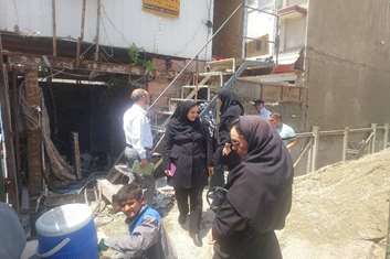 بازدید رئیس مرکز بهداشت غرب تهران و واحد مدیریت بلایا از مرکز ولیعصر با هدف بررسی ایمنی گودبرداری مجاور مرکز