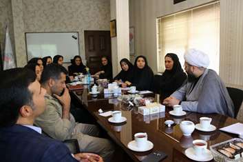 به مناسبت هفته سلامت در راستای تحقق شعار های هفته سلامت نشست مشترک شهرداری و آموزش‌وپرورش منطقه 18 با مرکز بهداشت غرب تهران برگزار شد .
