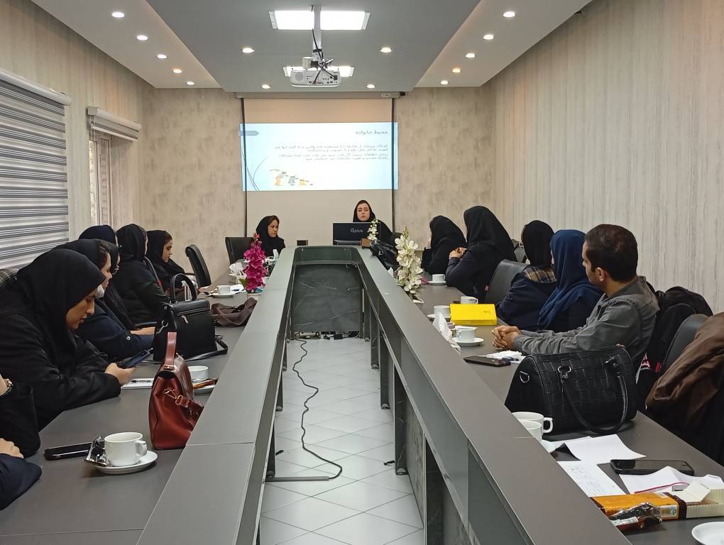 برگزاری کارگاه باز آموزی اصول فرزندپروری در مرکز بهداشت غرب تهران