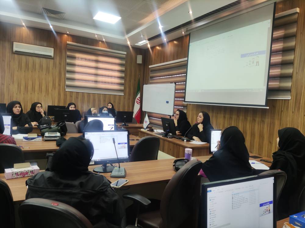 برگزاری جلسه آموزشی بلوغ نوجوانان دختر و پسر و جلوگیری از کم تحرکی توسط واحد سلامت نوجوانان مرکز بهداشت غرب