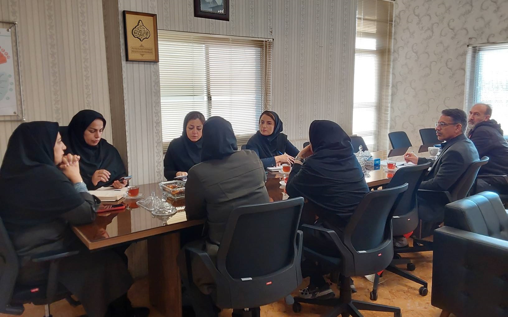 اولین کمیته بررسی پیشرفت پروژه های عمرانی، تاسیساتی و تعمیراتی و بهبود استاندارد مرکز بهداشت غرب