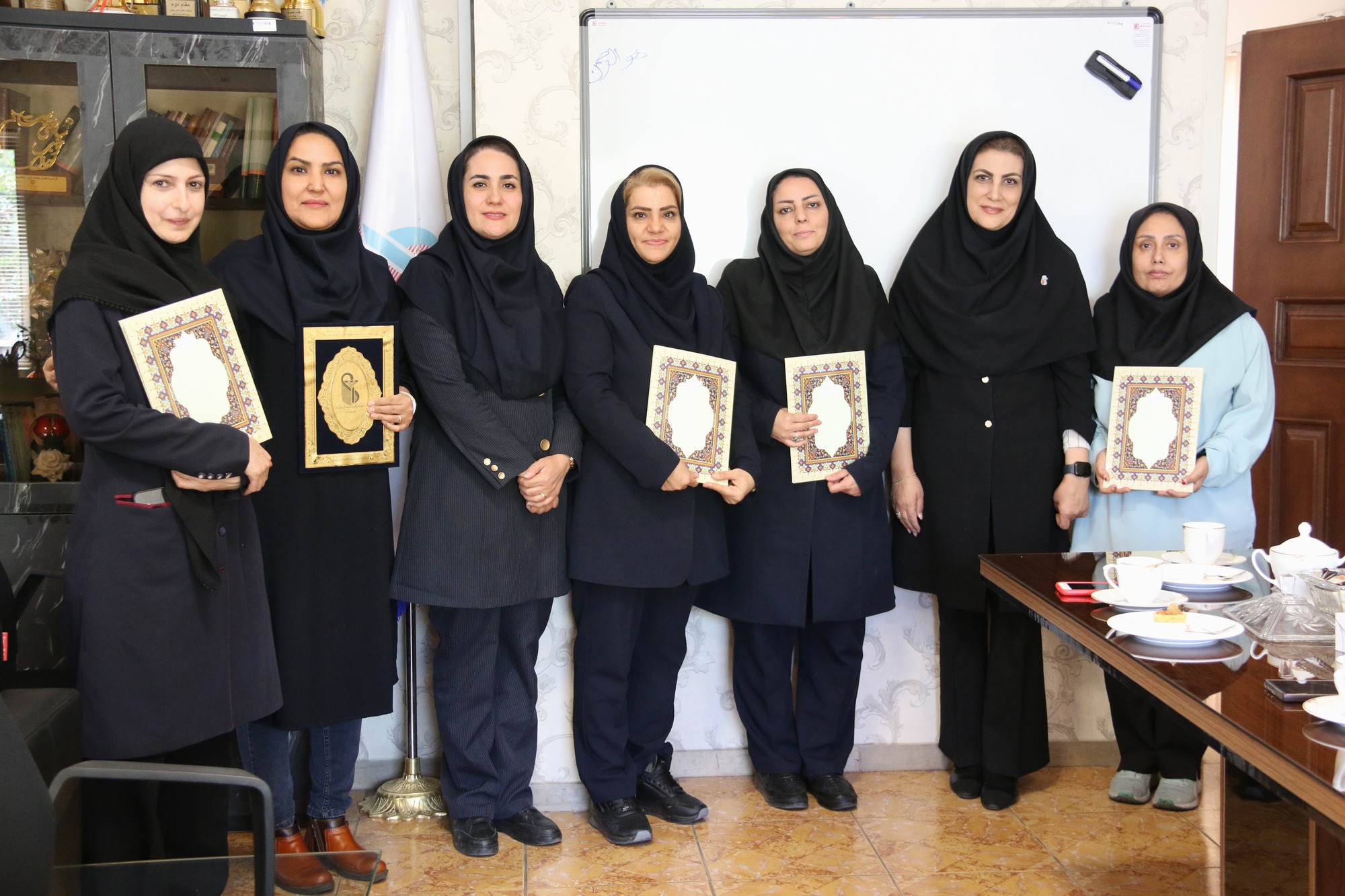تقدیر از ماماهای نمونه کشوری و دانشگاهی، سال۱۴۰۴ در مرکز بهداشت غرب تهران انجام شد.